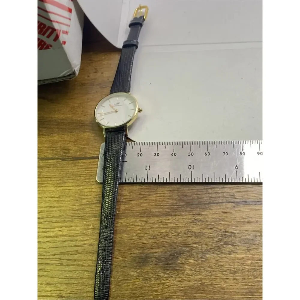 Daniel Wellington Womens Gold Tone Watch New Battery